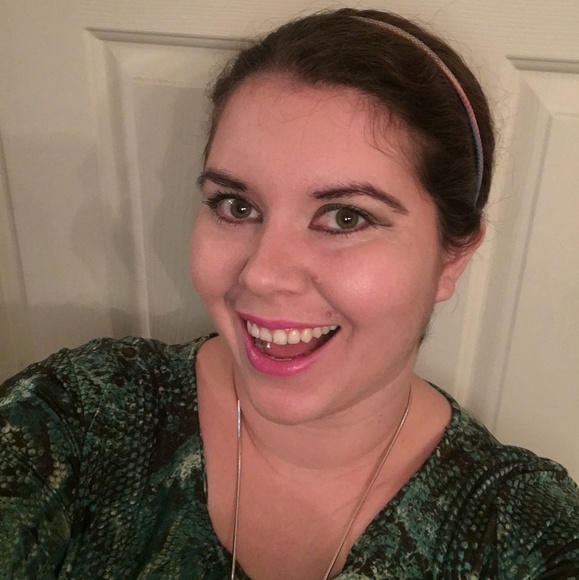 Meet your Posher, Jocelyn! - Picture 4 of 4